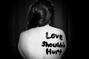plati ginekas pu grafi ''love shouldnt hurt''